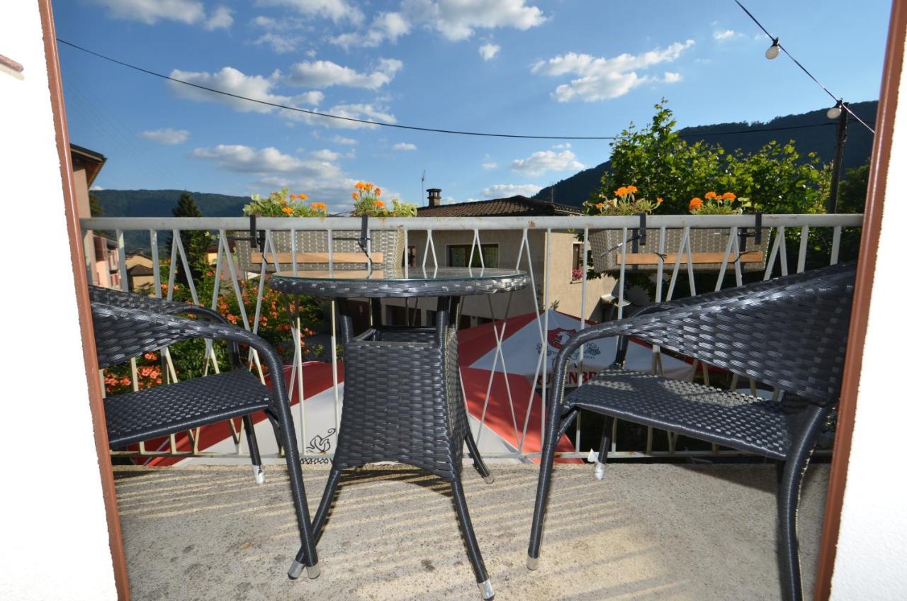 Hotel Pensione Serena Purasca Bagian luar foto