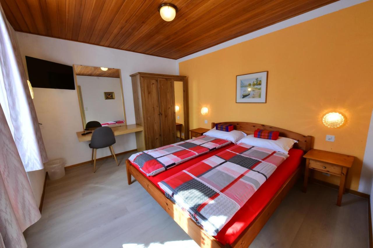 Hotel Pensione Serena Purasca Bagian luar foto
