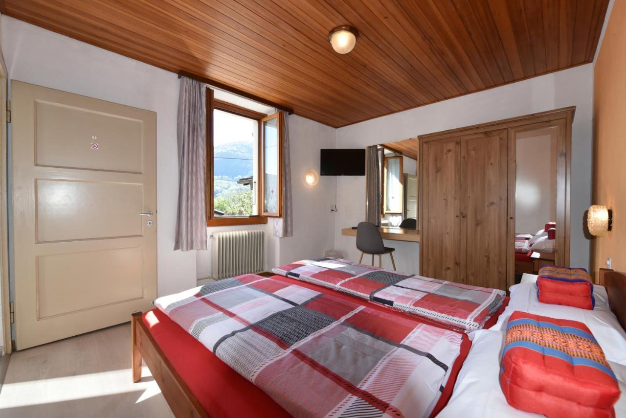 Hotel Pensione Serena Purasca Bagian luar foto