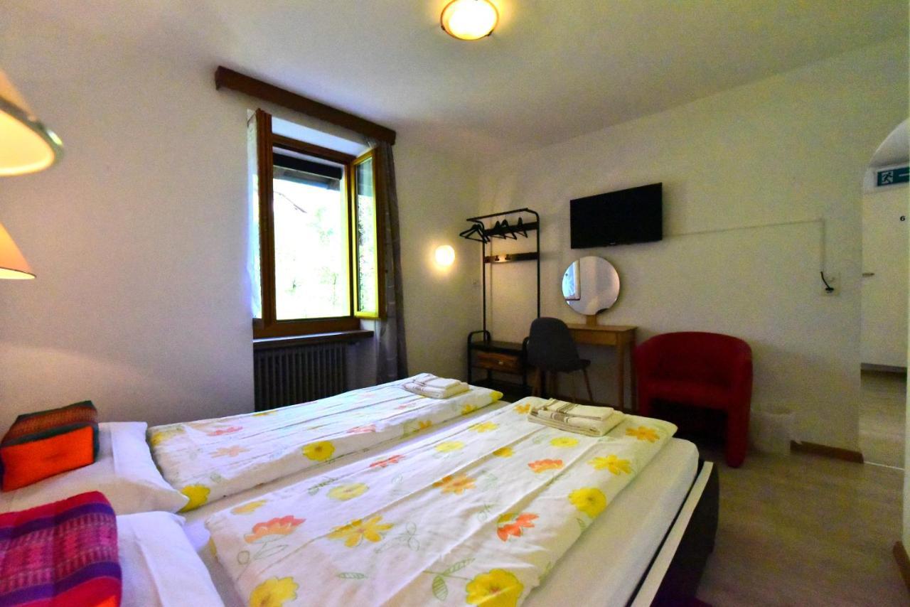 Hotel Pensione Serena Purasca Bagian luar foto