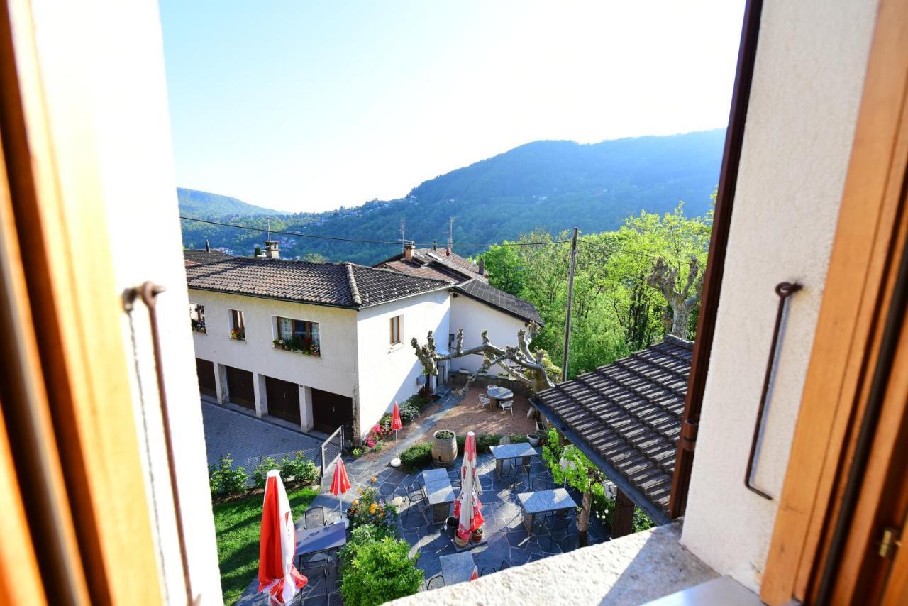 Hotel Pensione Serena Purasca Bagian luar foto