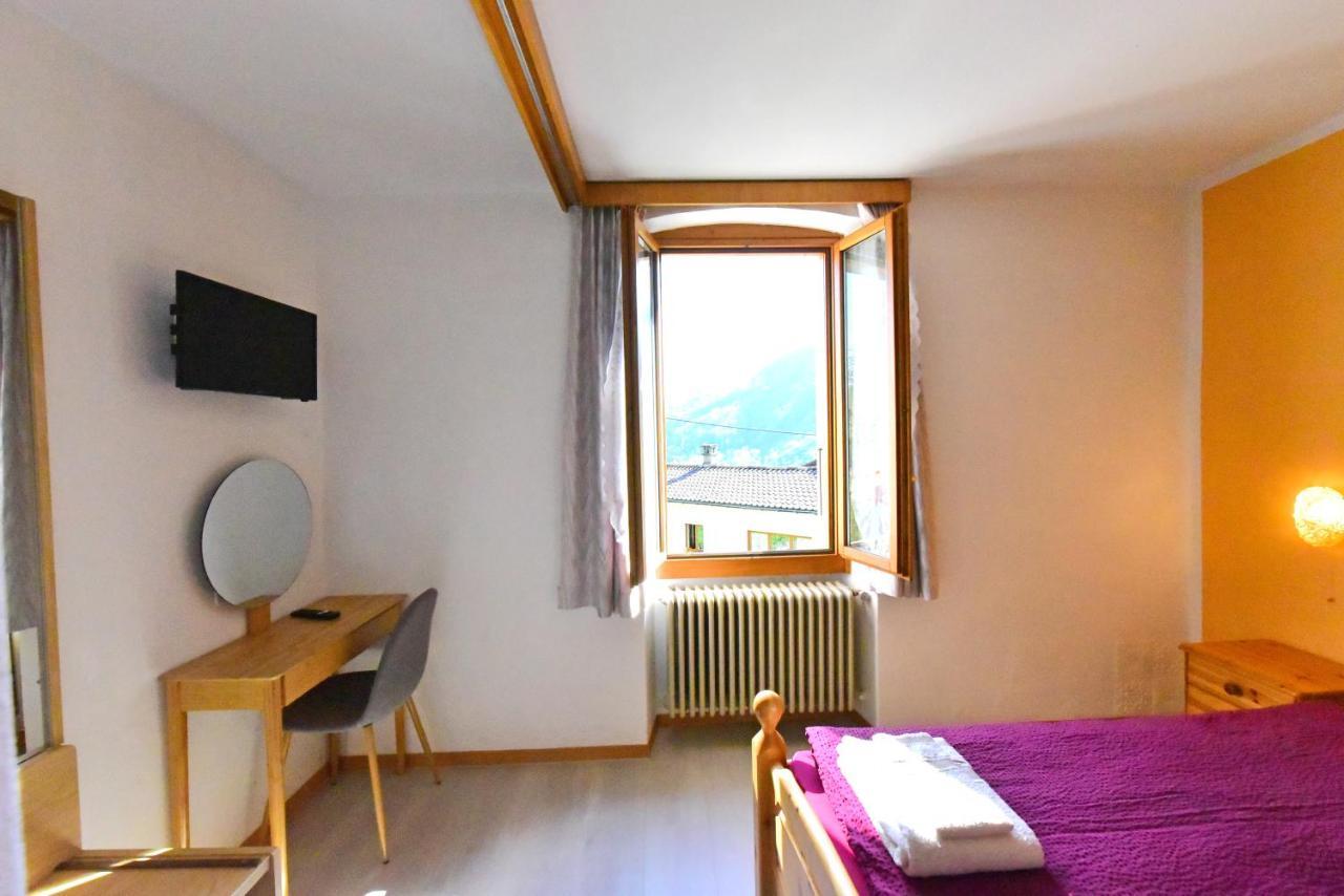 Hotel Pensione Serena Purasca Bagian luar foto